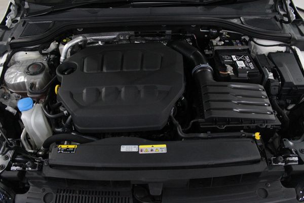 2024-Volkswagen-Golf-8-20-TSI-R-DSG image:13