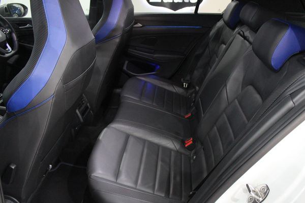 2024-Volkswagen-Golf-8-20-TSI-R-DSG image:6