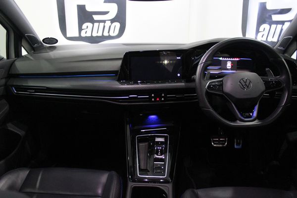 2024-Volkswagen-Golf-8-20-TSI-R-DSG image:8