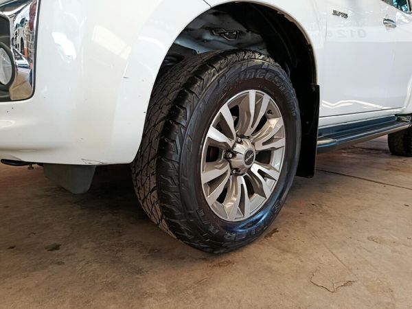 2019-Isuzu-D-Max-300-LX-Auto-Double-Cab image:9
