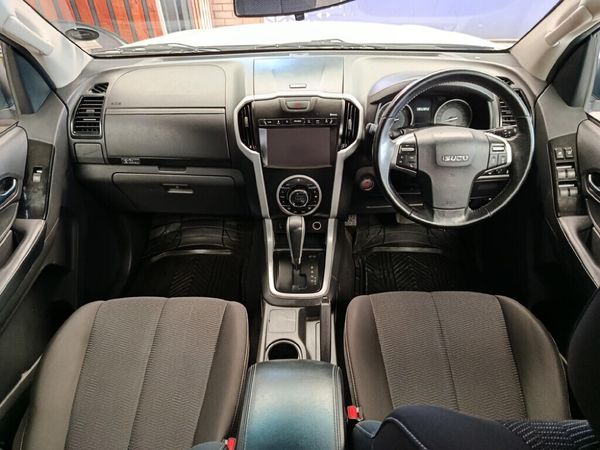 2019-Isuzu-D-Max-300-LX-Auto-Double-Cab image:11