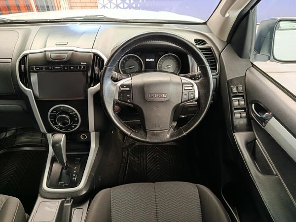 2019-Isuzu-D-Max-300-LX-Auto-Double-Cab image:12