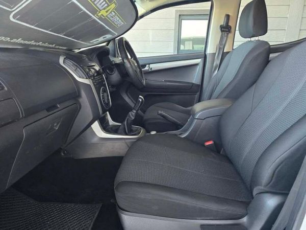 2013-Isuzu-KB-300-D-Teq-LX-4x4-Double-Cab image:8