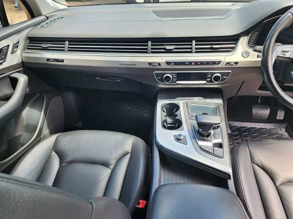 2016-Audi-Q7-30-TDI-quattro-Auto-45-TDI image:10