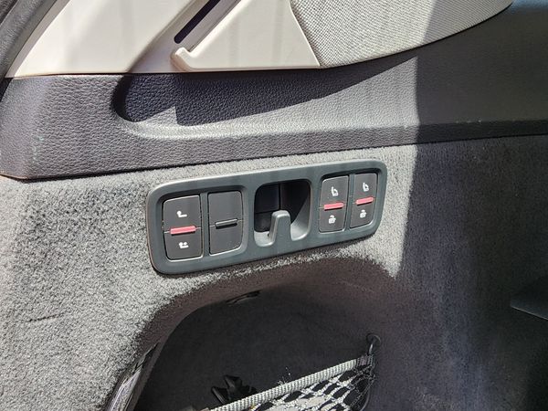 2016-Audi-Q7-30-TDI-quattro-Auto-45-TDI image:16