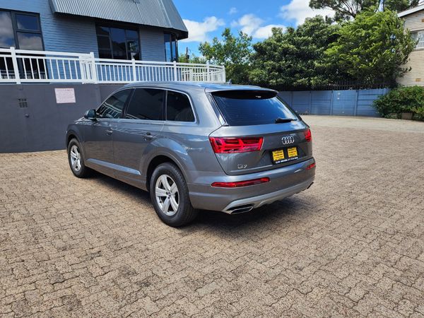 2016-Audi-Q7-30-TDI-quattro-Auto-45-TDI image:17