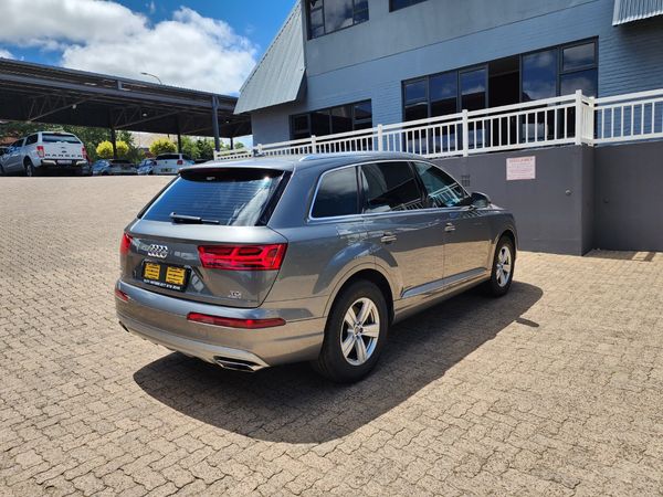 2016-Audi-Q7-30-TDI-quattro-Auto-45-TDI image:19