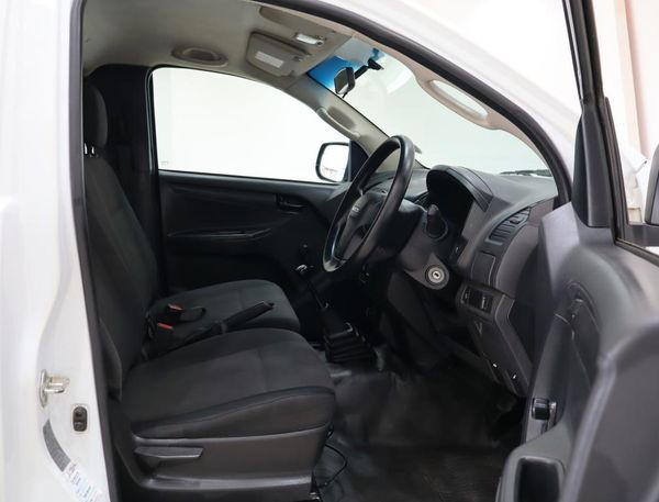 2020-Isuzu-D-Max-D-Max-250-Fleetside image:14