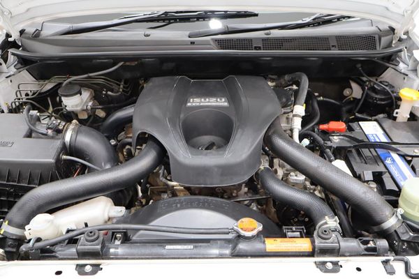 2020-Isuzu-D-Max-D-Max-250-Fleetside image:17