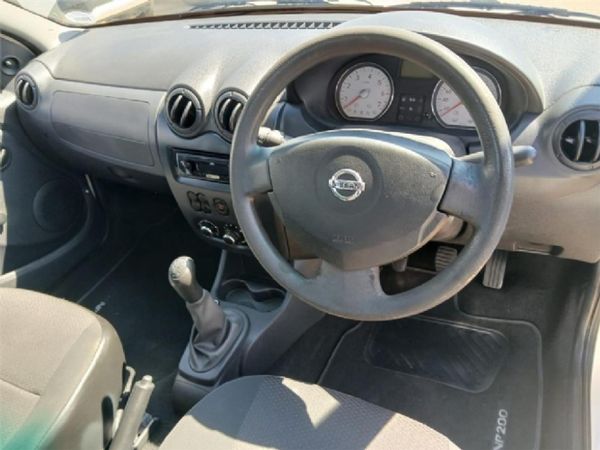 2020-Nissan-NP200-15-dCi-Safety-Pack image:10