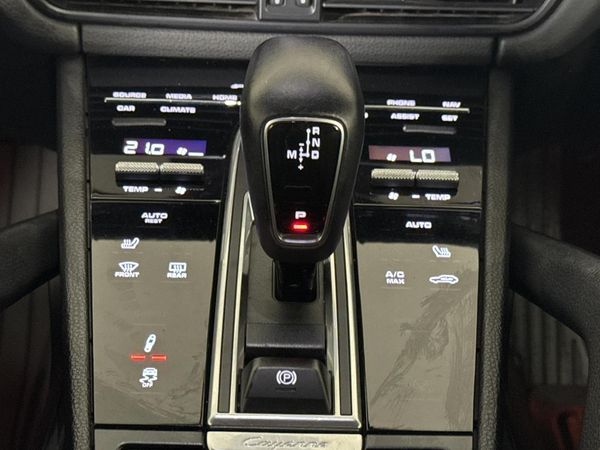 2022-Porsche-Cayenne-Platinum-Edition image:10