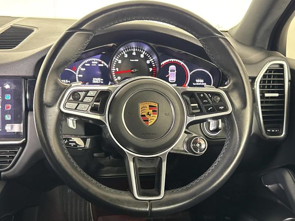 2022-Porsche-Cayenne-Platinum-Edition image:12