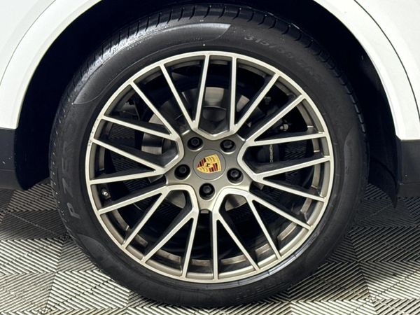 2022-Porsche-Cayenne-Platinum-Edition image:6