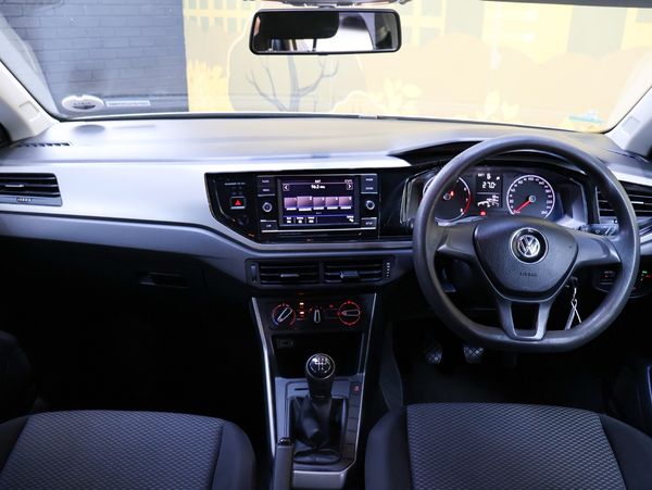 2019-Volkswagen-Polo-10-TSI-Trendline image:6