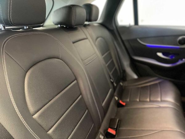 2020-Mercedes-Benz-GLC-300-4Matic image:9