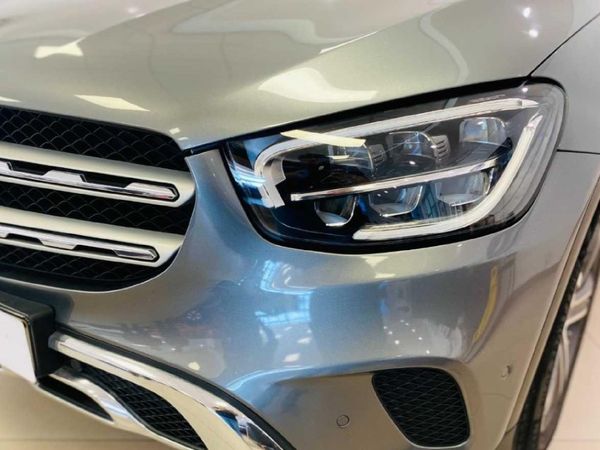 2020-Mercedes-Benz-GLC-300-4Matic image:17