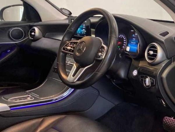 2020-Mercedes-Benz-GLC-300-4Matic image:7
