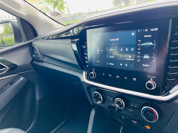 2025-Isuzu-Mu-x-19D-LS-Auto image:1