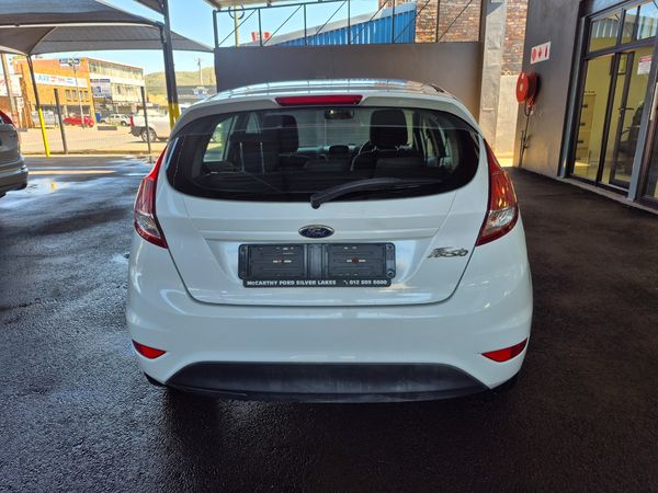 2015-Ford-Fiesta-14-Ambiente-5-dr image:7