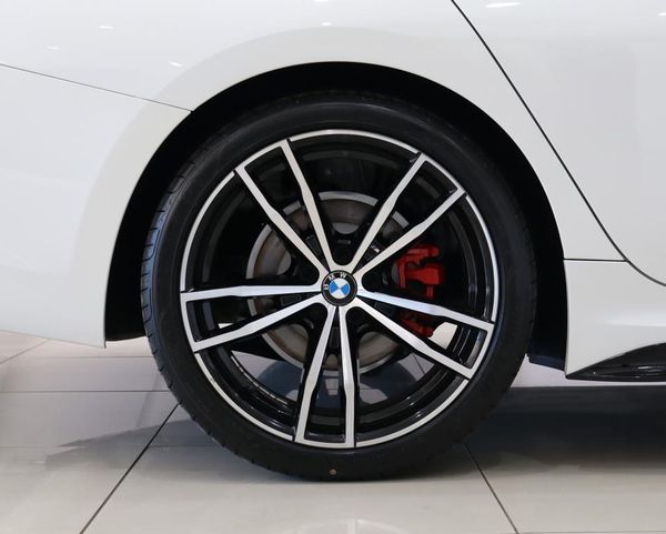 2020-BMW-3-Series-320i-M-Sport image:12