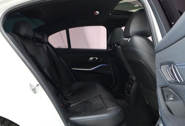 2020-BMW-3-Series-320i-M-Sport image:18