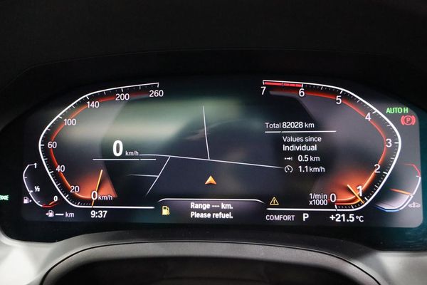 2020-BMW-3-Series-320i-M-Sport image:3