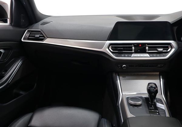 2020-BMW-3-Series-320i-M-Sport image:5