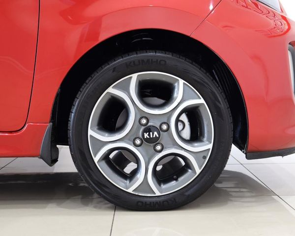 2015-Kia-Picanto-12-EX image:12