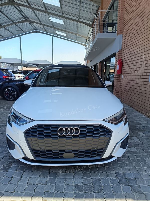 2025-Audi-A3-Sportback-14-TFSI-Auto-35-TFSI image:4
