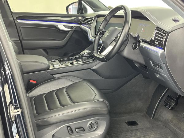 2021-Volkswagen-Touareg-30-TDI-V6-Executive image:9