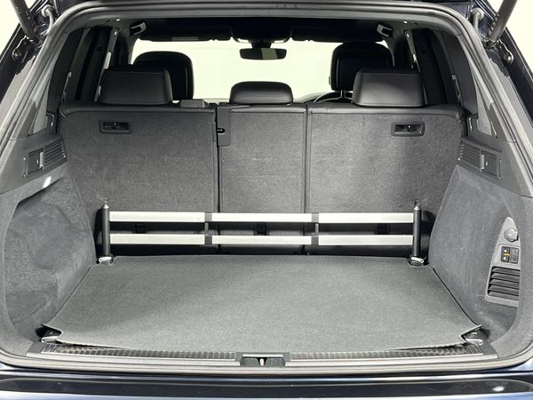 2021-Volkswagen-Touareg-30-TDI-V6-Executive image:14
