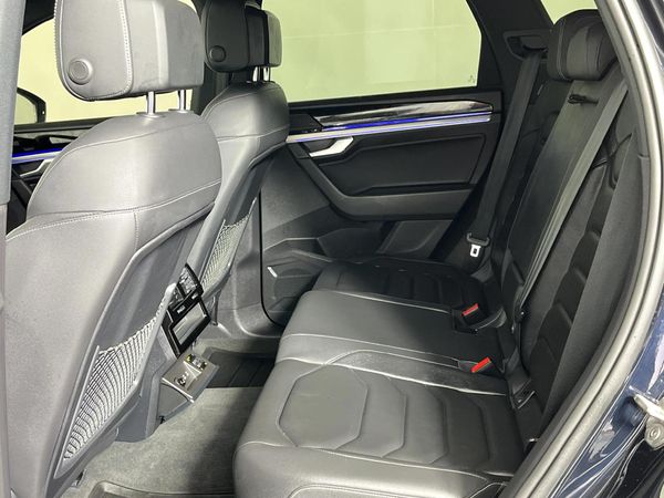 2021-Volkswagen-Touareg-30-TDI-V6-Executive image:3