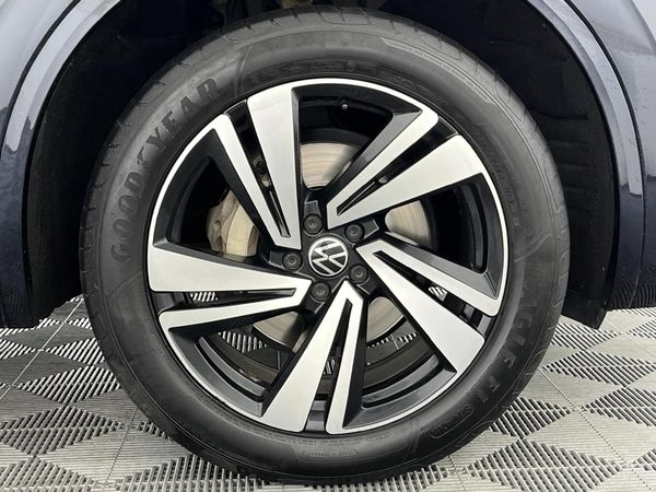 2021-Volkswagen-Touareg-30-TDI-V6-Executive image:5