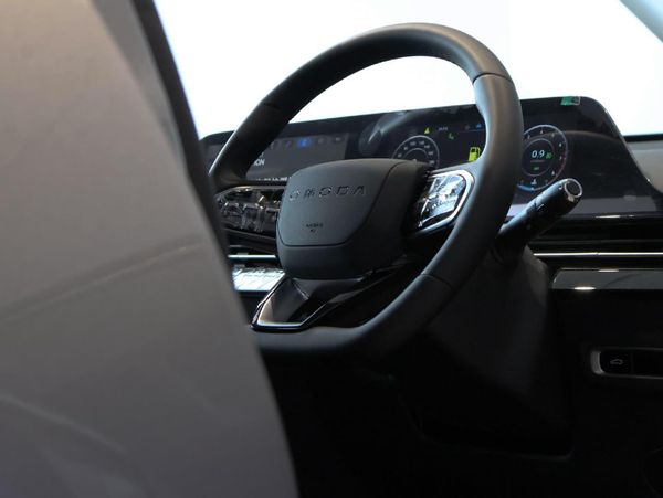 2026-Omoda-C5-15T-Luxury image:15