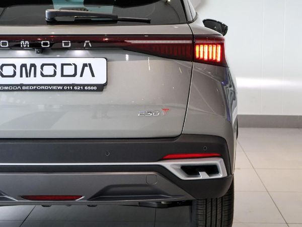 2026-Omoda-C5-15T-Luxury image:8