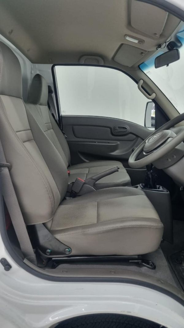 2025-Hyundai-H100-Bakkie-26D-Dropside image:11