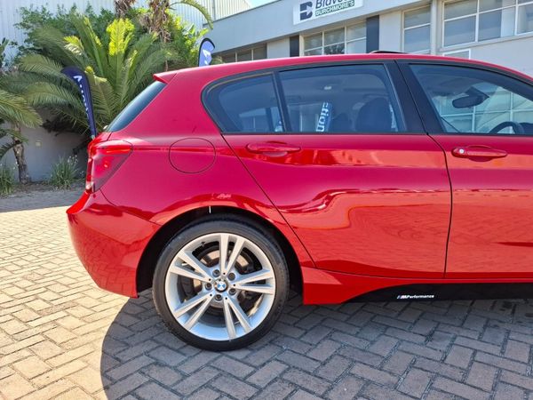 2011-BMW-1-Series-118i-5-dr image:10