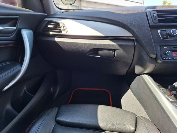 2011-BMW-1-Series-118i-5-dr image:22