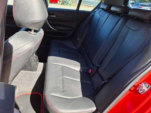 2011-BMW-1-Series-118i-5-dr image:26