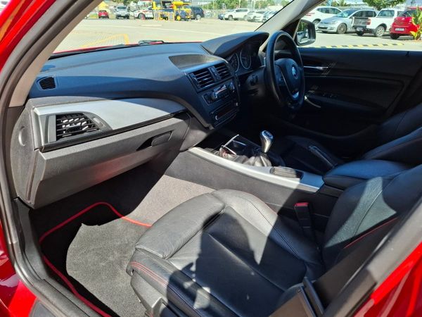 2011-BMW-1-Series-118i-5-dr image:27