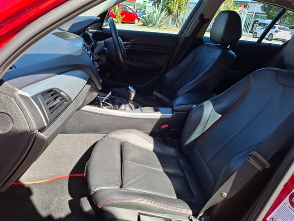 2011-BMW-1-Series-118i-5-dr image:28
