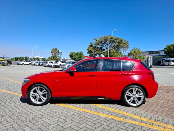 2011-BMW-1-Series-118i-5-dr image:3