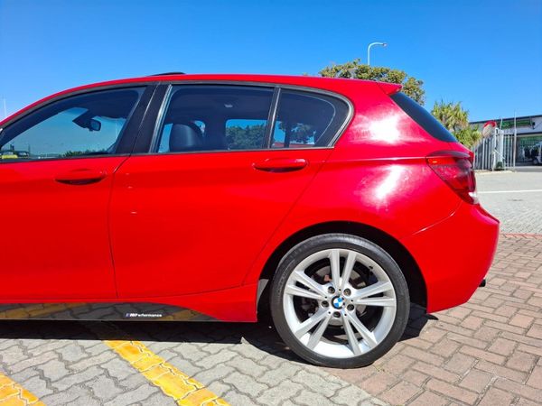 2011-BMW-1-Series-118i-5-dr image:5