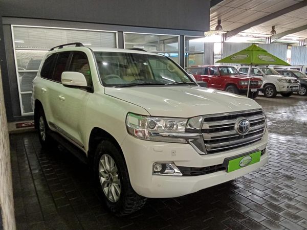 2016-Toyota-Land-Cruiser-200-45-D-V8-VX-Auto image:2