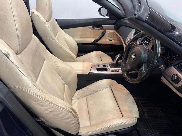 2012-BMW-Z4-sDrive20i-M-Sport-Auto image:10