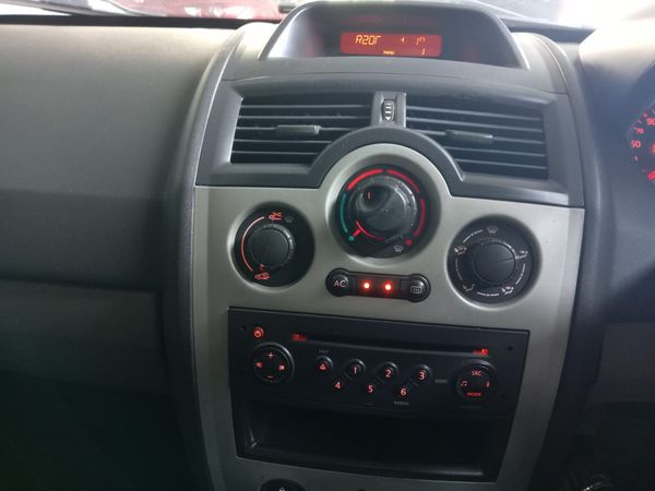 2006-Renault-Megane-II-16-Sedan-Expression-Auto image:6