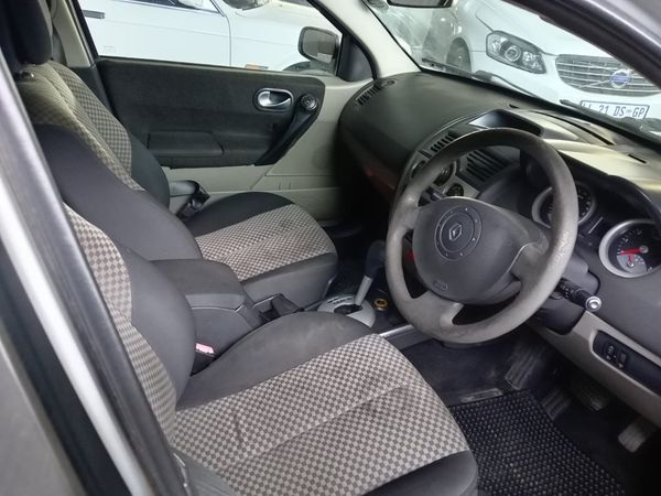 2006-Renault-Megane-II-16-Sedan-Expression-Auto image:7