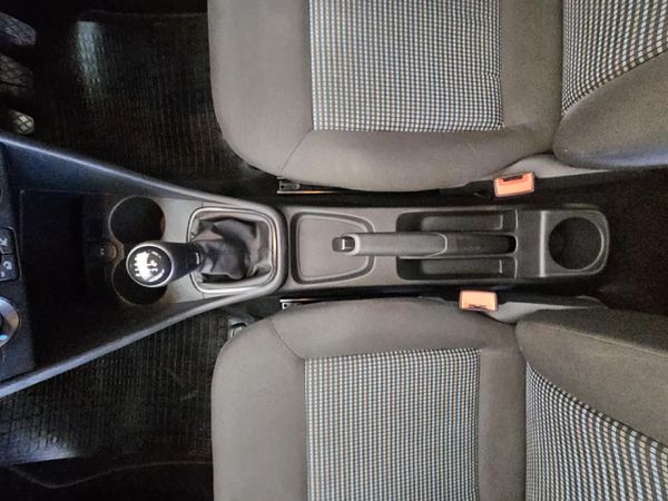 2024-Volkswagen-Polo-Vivo-14-Comfortline-5-dr image:6