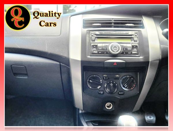 2013-Nissan-Livina-16-Acenta-X-Gear image:11