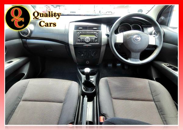 2013-Nissan-Livina-16-Acenta-X-Gear image:7